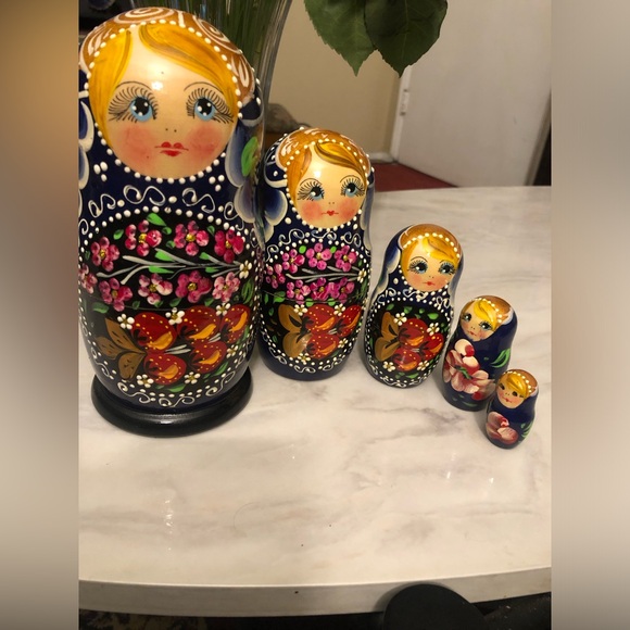 Russian Stacking Toy Nesting Dolls 5pc - Picture 4 of 9